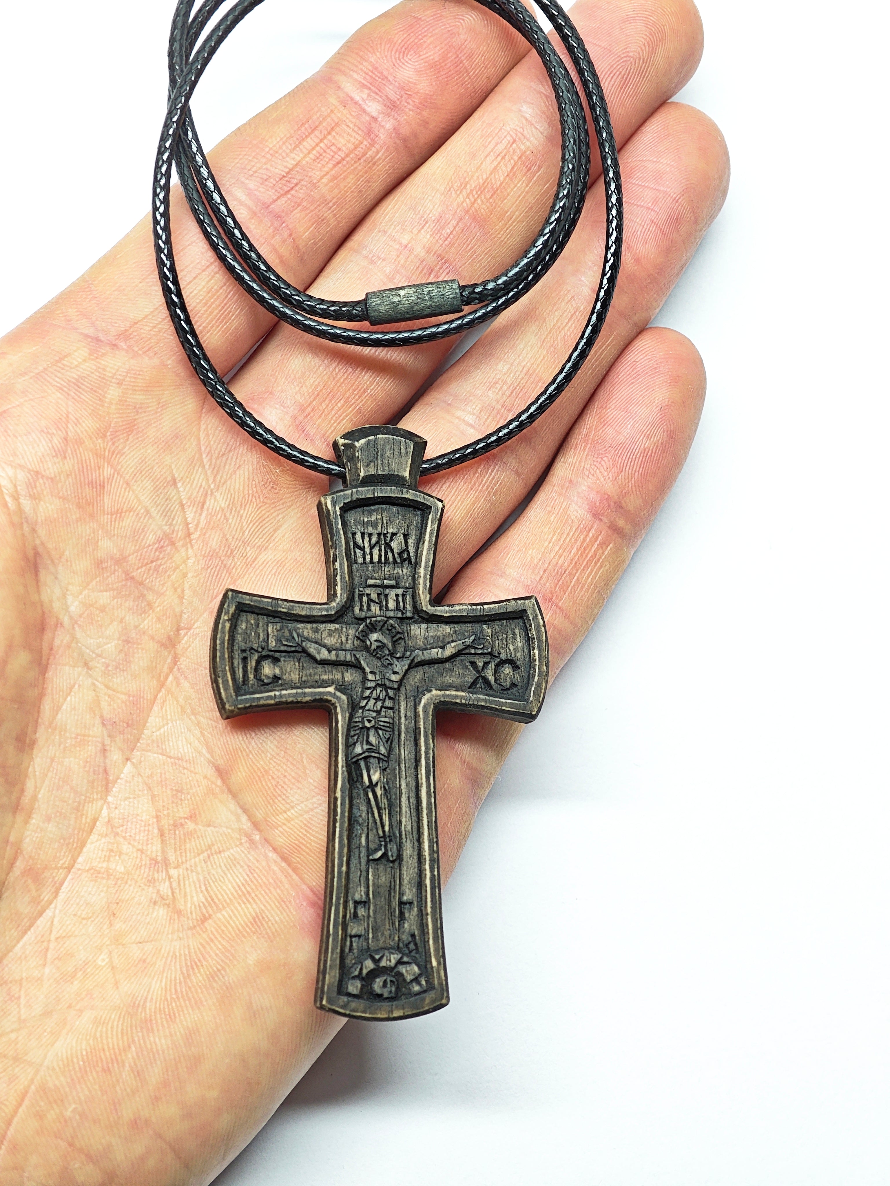 Резной крест из орехового дерева – Православный Крест, INRI и НИКА, гравировка «Спаси и Сохрани»